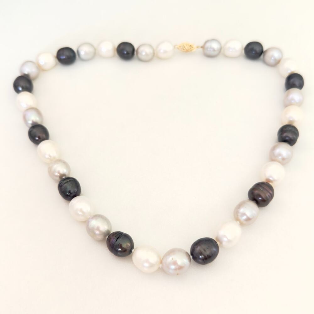 14K Yellow Gold Black & White Large Pearl Strand Necklace 18"